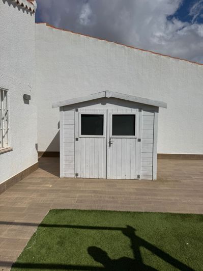 Image No.12-2 Bed Property for sale