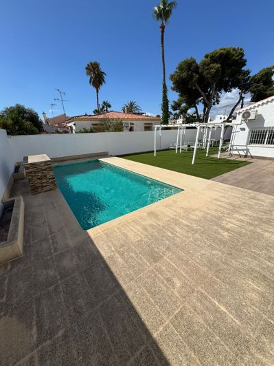 Image No.17-2 Bed Property for sale