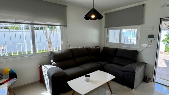 Image No.3-2 Bed Property for sale