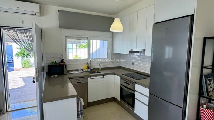 Image No.4-2 Bed Property for sale