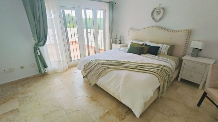 Image No.20-5 Bed Villa for sale