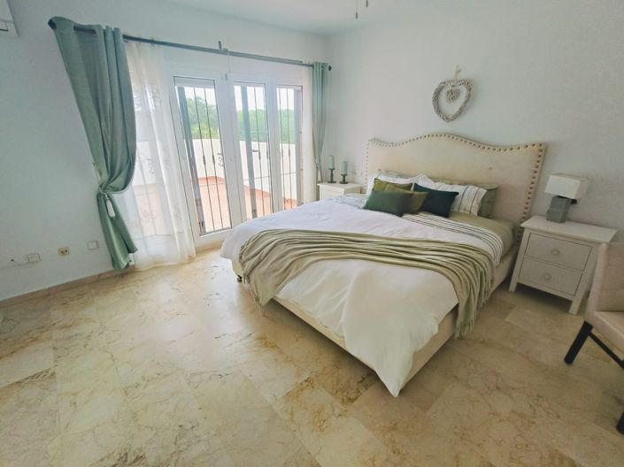 Image No.20-5 Bed Villa for sale