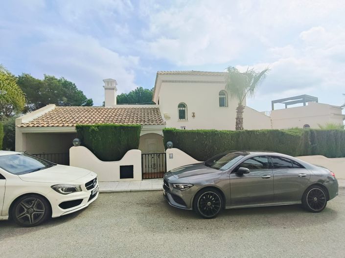 Image No.40-5 Bed Villa for sale