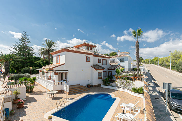 Image No.1-Villa de 4 chambres à vendre à Campoamor