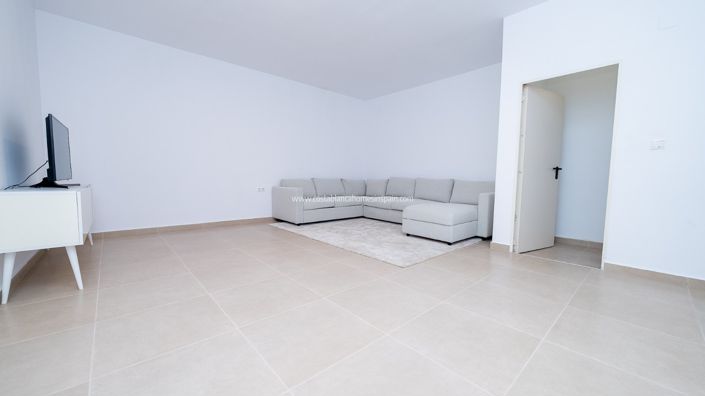 Image No.17-3 Bed Townhouse for sale