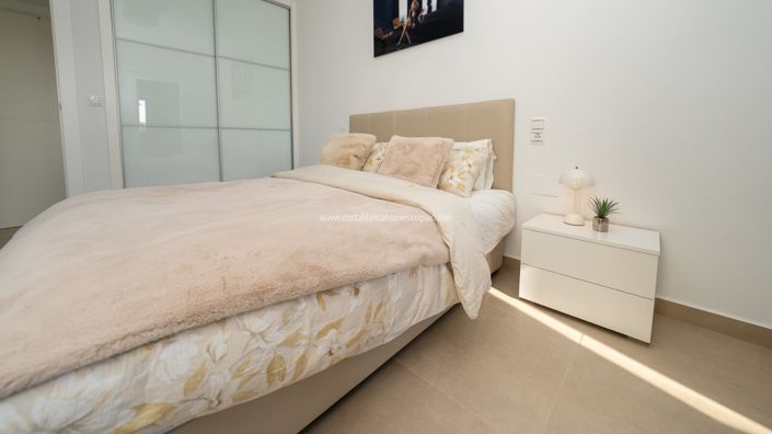 Image No.25-3 Bed Townhouse for sale