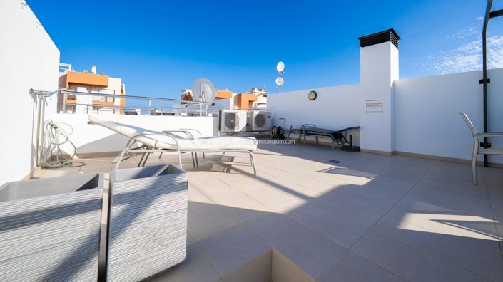 Image No.28-3 Bed Townhouse for sale