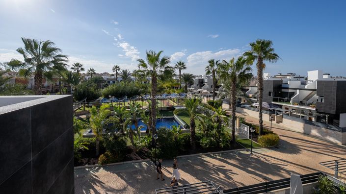 Image No.29-3 Bed Townhouse for sale