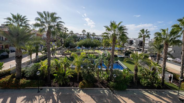 Image No.30-3 Bed Townhouse for sale