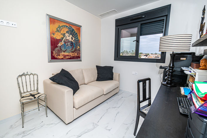 Image No.15-2 Bed Apartment for sale