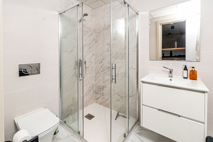 Image No.20-2 Bed Apartment for sale