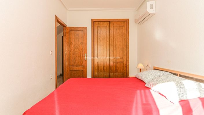 Image No.24-3 Bed Townhouse for sale