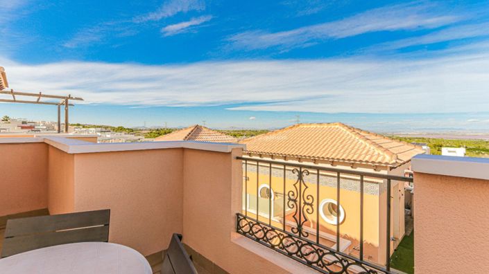 Image No.32-3 Bed Townhouse for sale