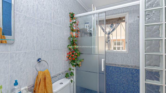 Image No.12-2 Bed Bungalow for sale