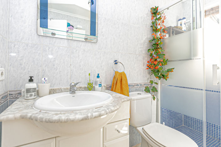 Image No.17-2 Bed Bungalow for sale