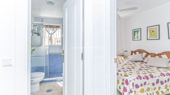 Image No.20-2 Bed Bungalow for sale