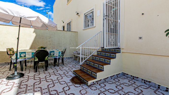 Image No.25-2 Bed Bungalow for sale