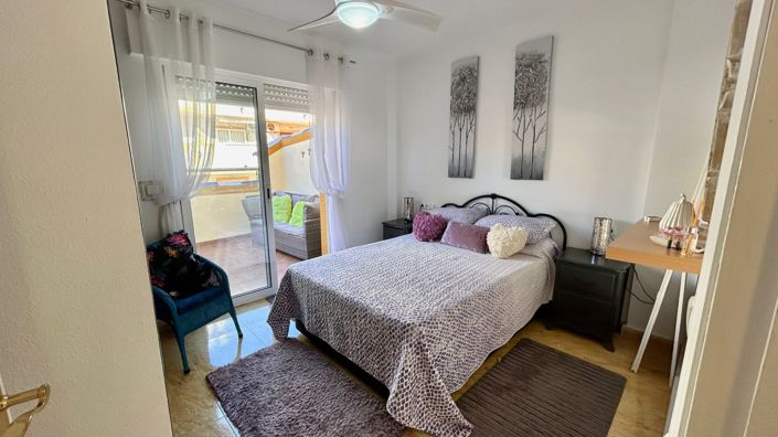 Image No.14-3 Bed Townhouse for sale