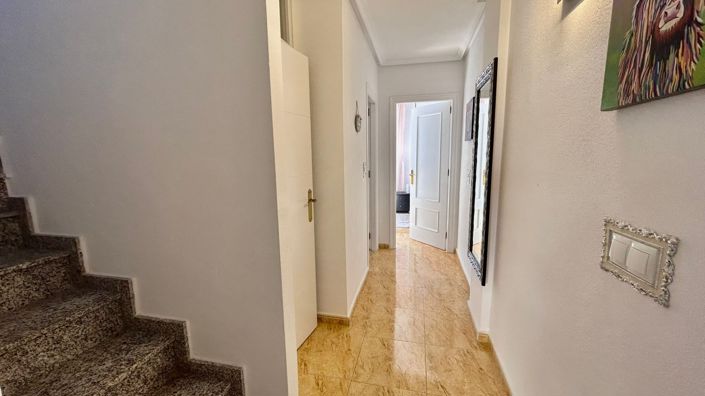 Image No.18-3 Bed Townhouse for sale