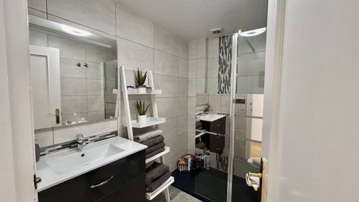 Image No.19-3 Bed Townhouse for sale