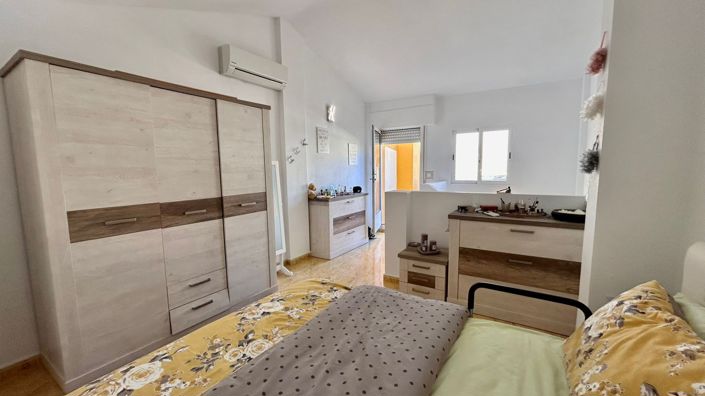 Image No.24-3 Bed Townhouse for sale