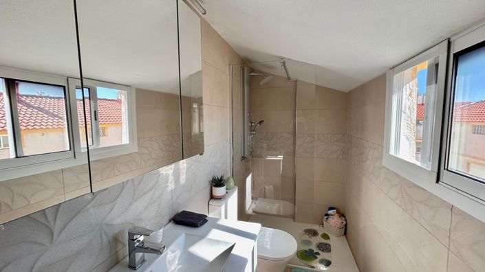 Image No.25-3 Bed Townhouse for sale