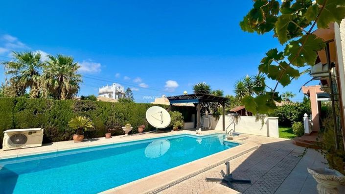 Image No.7-3 Bed Villa for sale