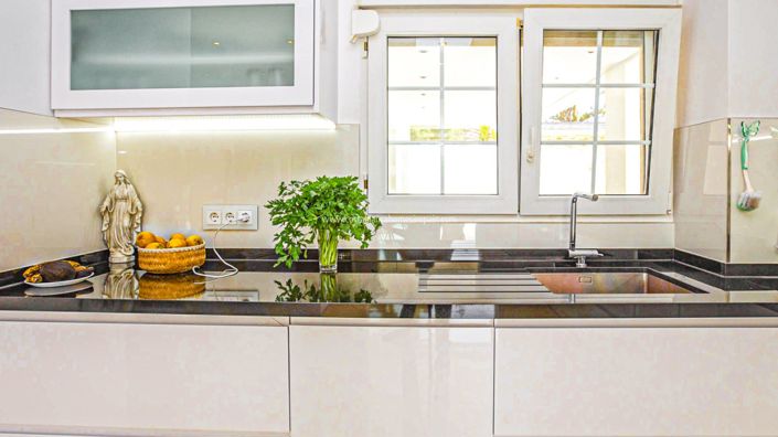 Image No.12-4 Bed Villa for sale