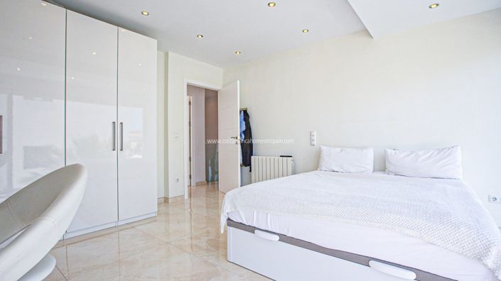 Image No.27-4 Bed Villa for sale