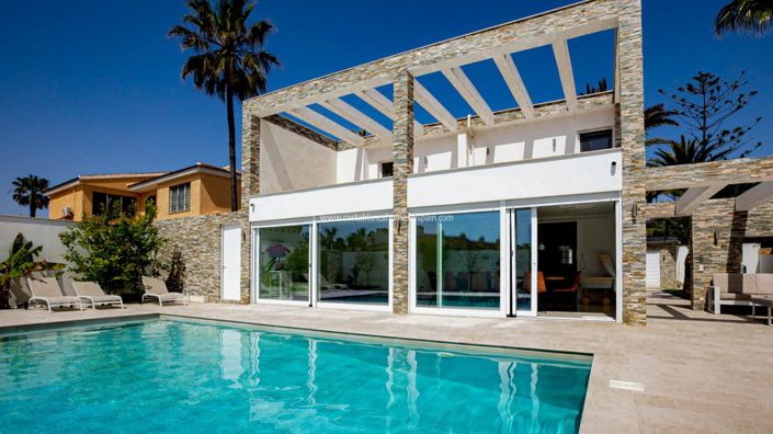 Image No.2-4 Bed Villa for sale