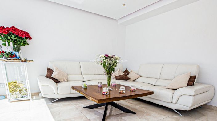 Image No.4-4 Bed Villa for sale