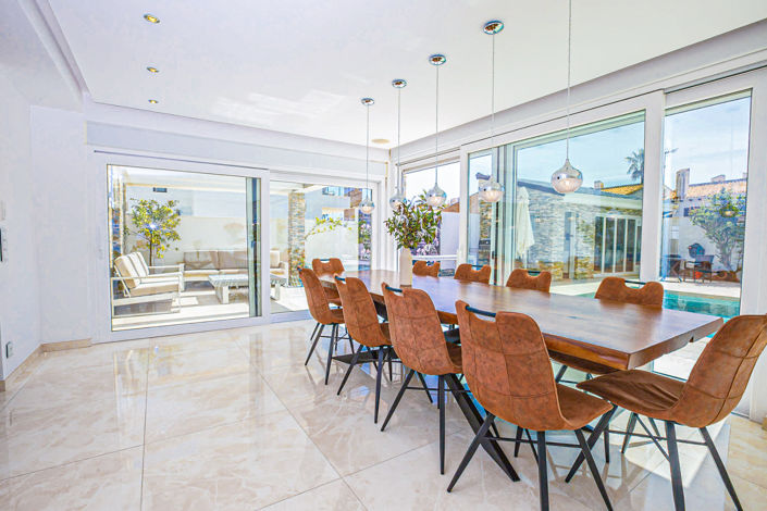 Image No.5-4 Bed Villa for sale