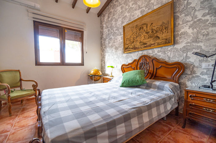 Image No.11-9 Bed Villa for sale