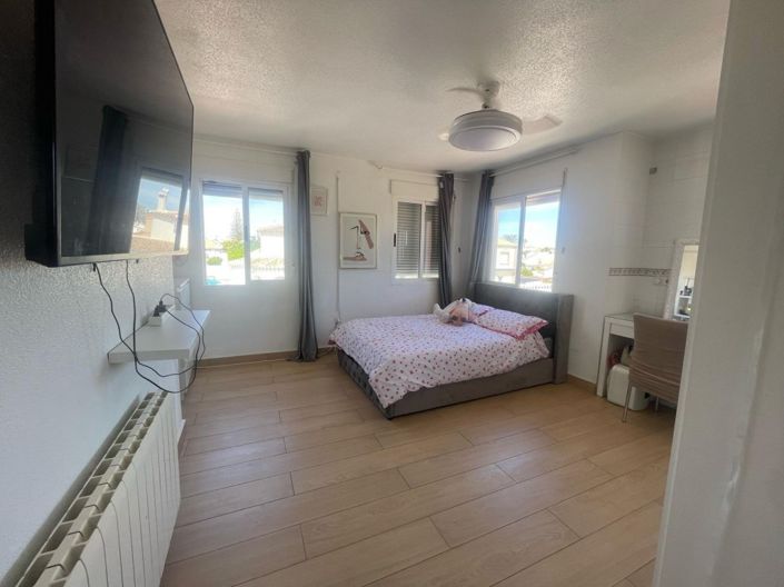 Image No.24-Villa de 4 chambres à vendre à Playa Flamenca