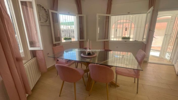 Image No.7-Villa de 4 chambres à vendre à Playa Flamenca