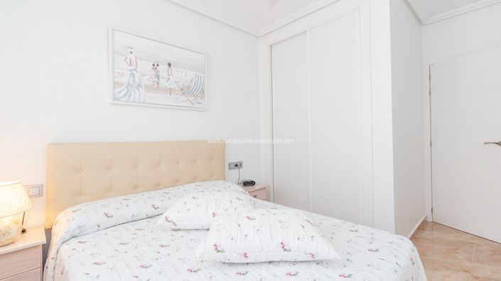 Image No.16-3 Bed Property for sale