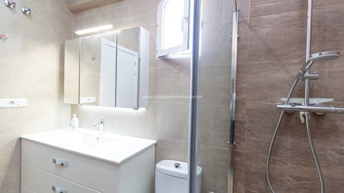 Image No.22-3 Bed Property for sale