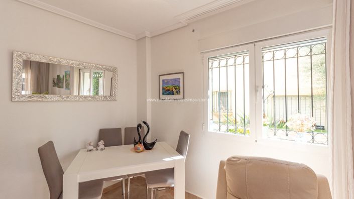 Image No.9-3 Bed Property for sale