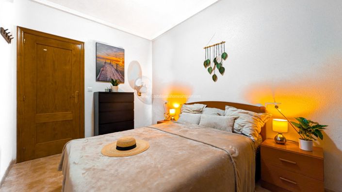 Image No.17-2 Bed Apartment for sale