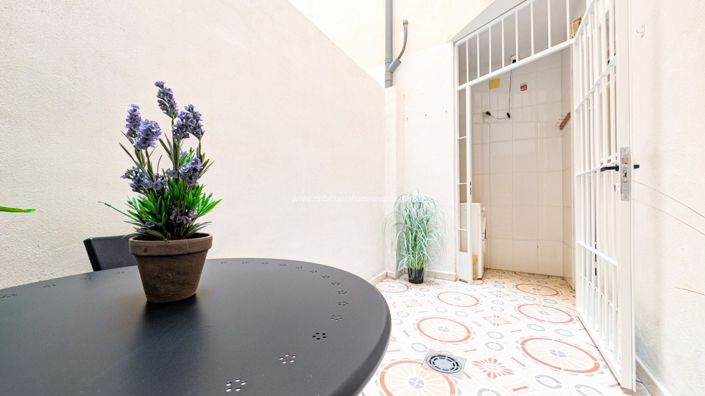 Image No.28-2 Bed Apartment for sale