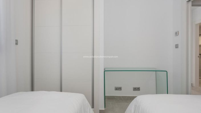 Image No.8-2 Bed Apartment for sale