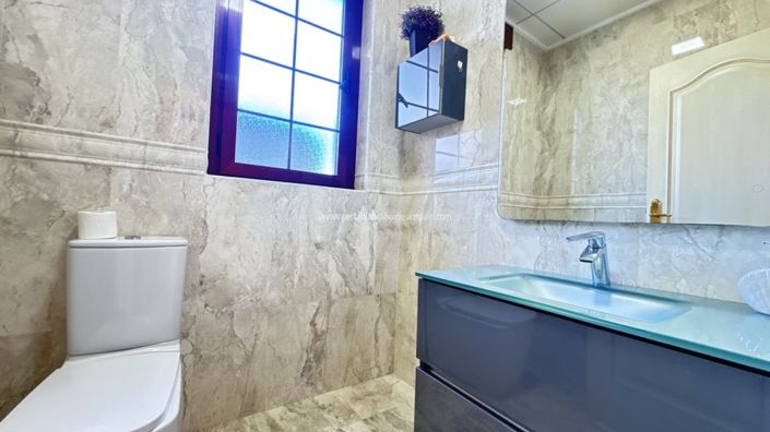 Image No.15-4 Bed Villa for sale