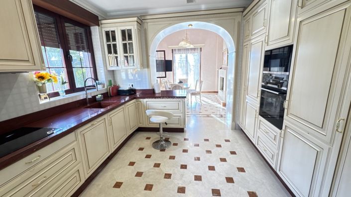 Image No.19-4 Bed Villa for sale