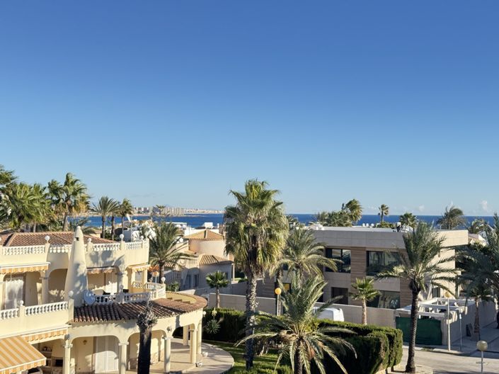 Image No.25-Villa de 4 chambres à vendre à Cabo Roig