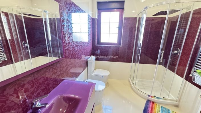 Image No.28-4 Bed Villa for sale