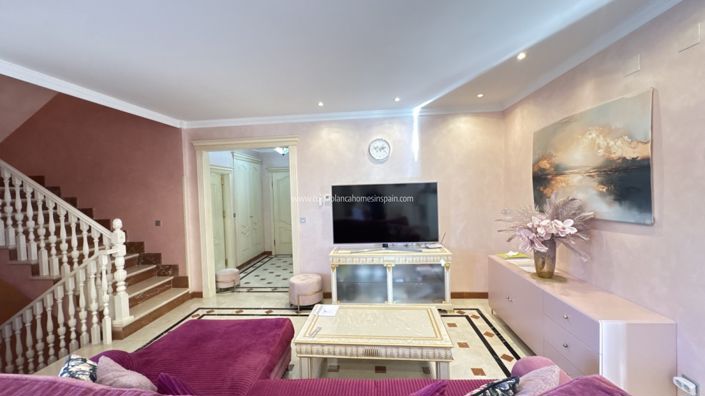 Image No.9-4 Bed Villa for sale