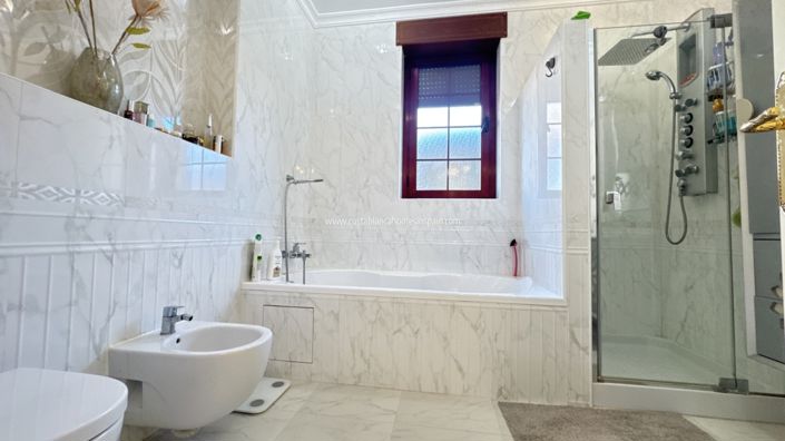 Image No.14-4 Bed Villa for sale