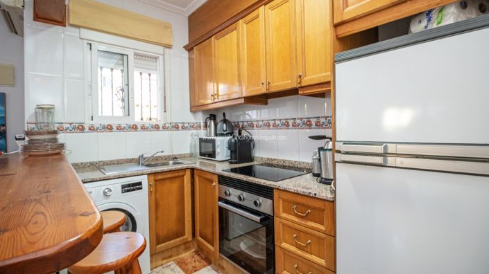 Image No.10-2 Bed Property for sale