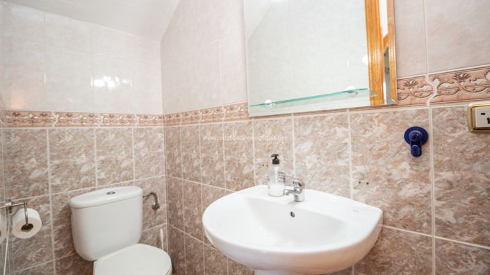 Image No.13-2 Bed Property for sale