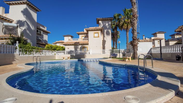 Image No.30-2 Bed Property for sale